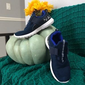 Sneakers. Unisex. Náutica brand